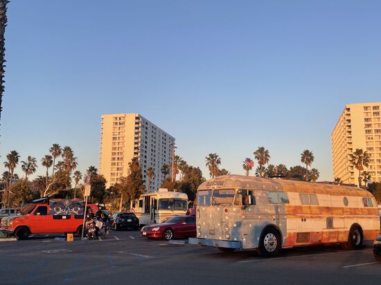 Und dort ist ein Oldtimer-Treffen!