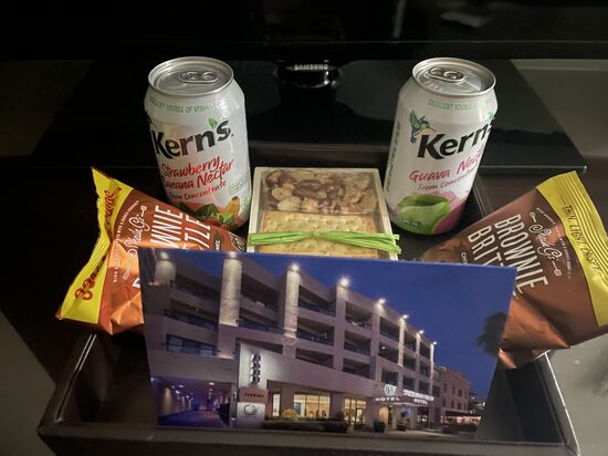 Na, das ist a ein netter Empfang im Zimmer….