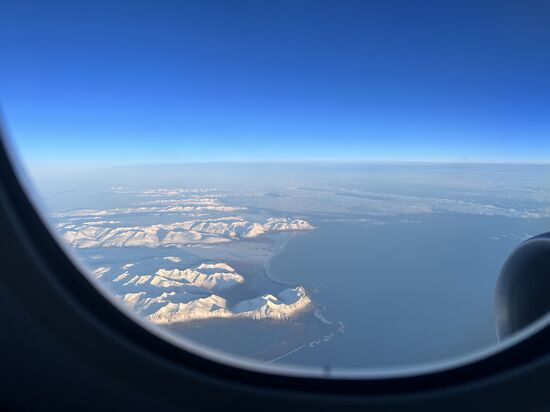 Wir fliegen über Island…