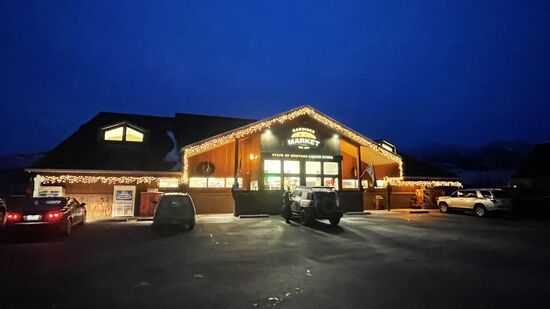 Wir fahren zum naheliegender Einkaufsmarkt und decken uns fürs Frühstück ein