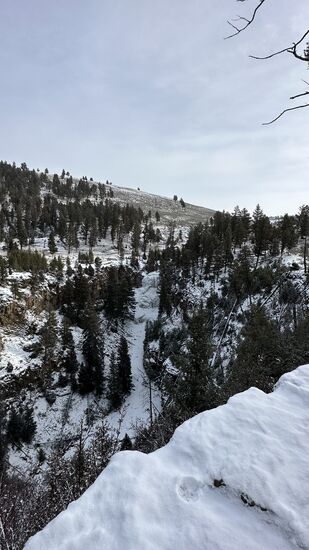 Ein zugefrorener Wasserfall