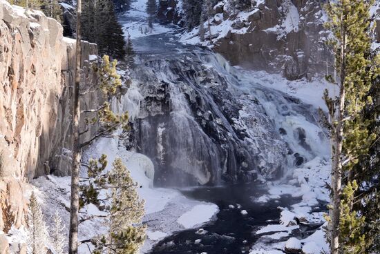 Gefrorener Wasserfall