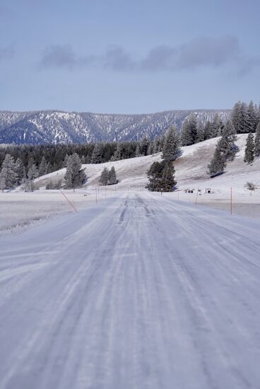 Im Sommer stauen sich hier die Fahrzeuge. Jetzt im Winter ist diese Straße nur für die Schnee-Mobile befahrbar.
