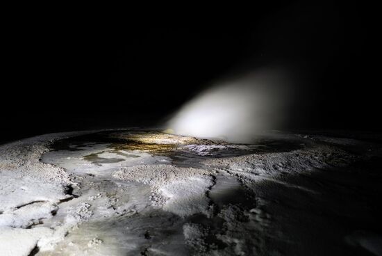 Ein stets aktiver kleiner Geysir-