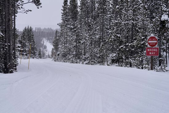 Weiter gehts….manche Straßen sind mit Schranken gesperrt—bzw ist die Durchfahrt verboten, aber Jason darf sie passieren