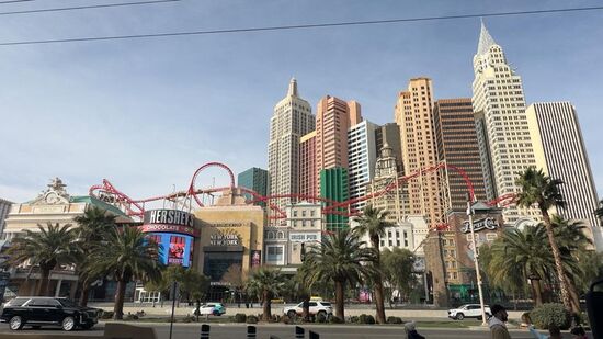 Mit der Achterbahn- diese heißt hier  „Coaster“