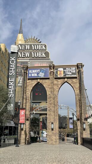 Mit wackligen Beinen gehen wir raus an die frische Luft..