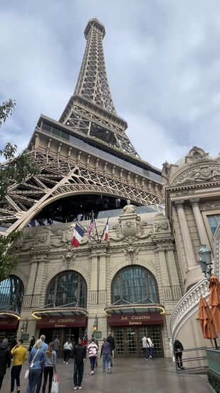 Das „Paris“ mit dem Eifelturm