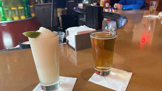 Am Nachmittag legen wir im „Margaritaville“ ein Päuschen ein, bevor wir uns wieder mit den Männern treffen