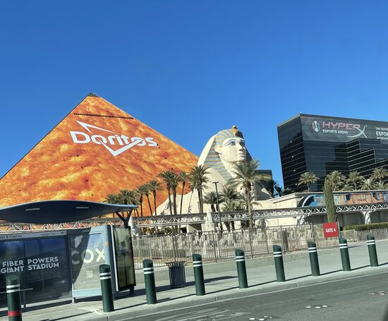 Dann besuchen wir das „Luxor“