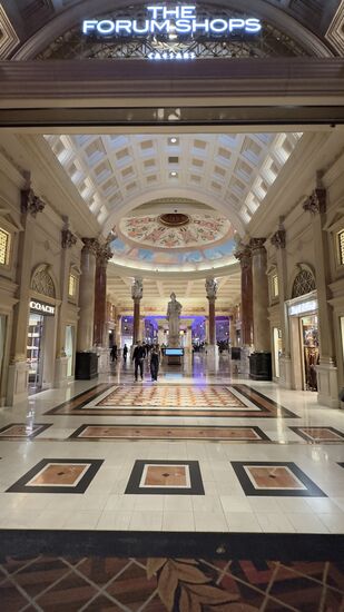 Das „Caesar`s Palace“ ist zur Zeit eines der teuersten Hotel hier in Vegas