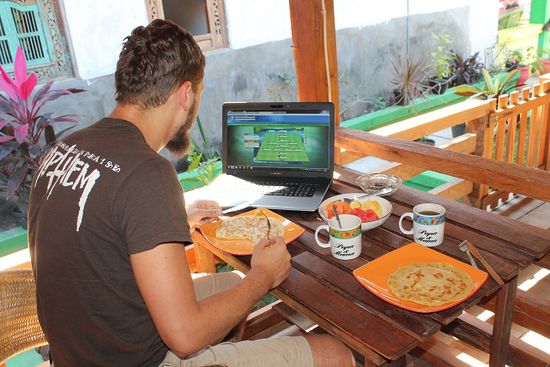 Fussball zum Frühstück - so hält man(n) das tägliche Elend aus...