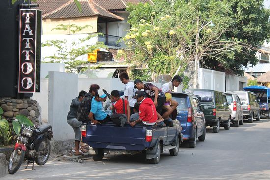 "Der letzte im Wasser is ne lahme Ente!"