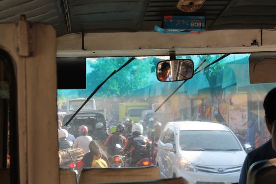 Rushhour herrscht in Indonesien irgendwie 24 / 7...