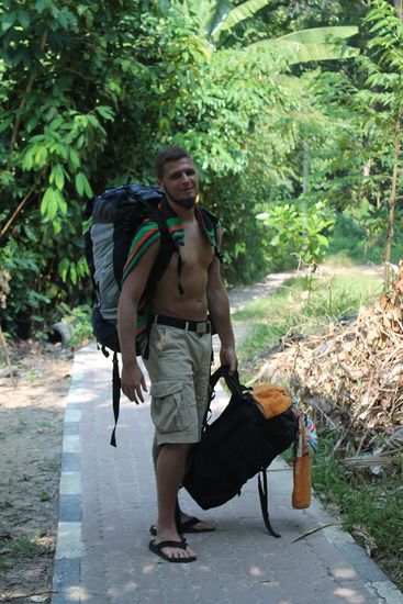 Eine Woche ohne Bier und Schnitzel
legt ungeahnte Körperkonturen frei...