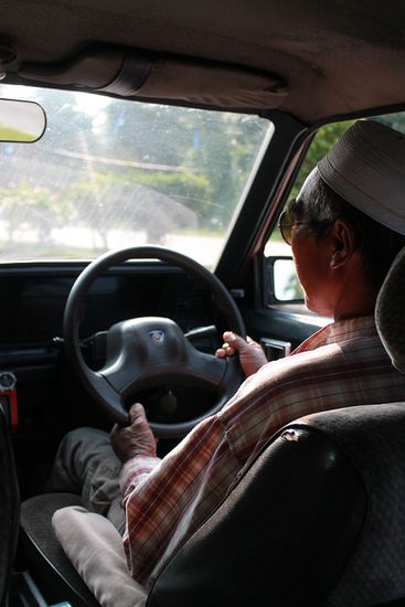 Unser Driver: Mit 10 Englischvokabeln
erklärte er uns 2 Stunden lang ALLES