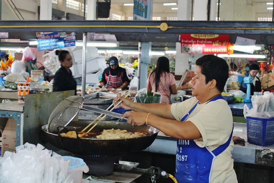 ... frittierte Fischwürfel sind noch billiger ...
