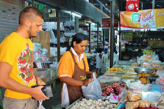 ... der Herr gönnt sich noch mehr Spielzeug für Zuhause  ...
