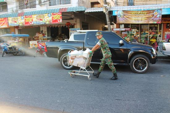 ... da gilt es reichlich zuzuschlagen - dachte sich wohl auch dieser Genosse ...