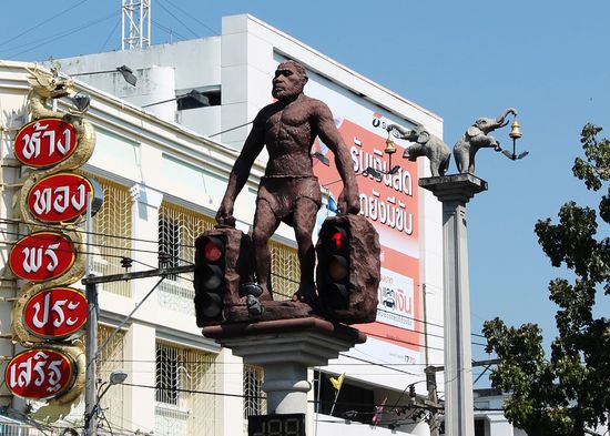 ... Krabi versteht sich als Einwandererstadt ...
