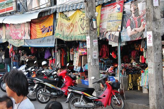 ... Gruschelläden ...