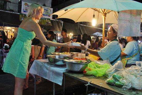 ... Tom Kha Kai - Hünchen, Kokosnussmilch, Shiitake, Galgant, Zitronengras und VIEL Chilli ...