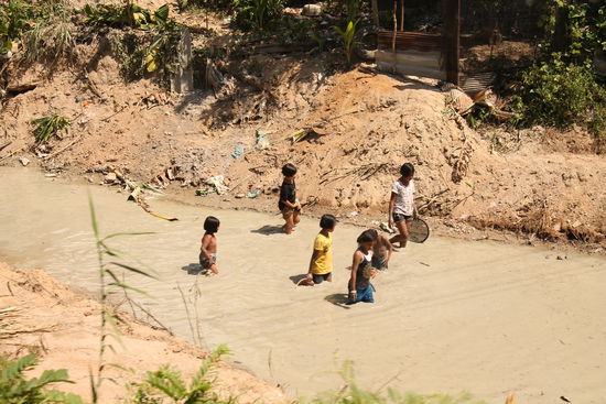 ... Flüsse ersetzten hier den Kindern noch die Playstation ...