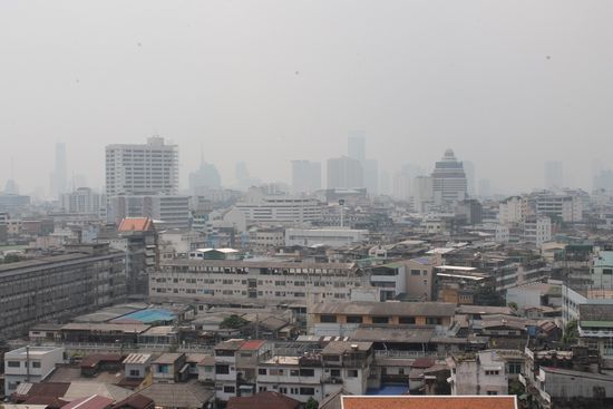 Blick vom Golden Mount - Smog über Bangkok