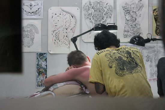 ... so ists richtig - erst Sonnenbrand abholen und dann gleich drüberpinseln lassen ...