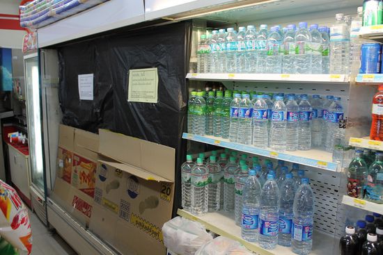 ... stilvoll verhangen fristet der Alkohol (s)ein Schattendasein ...