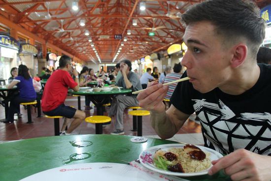 ... Der erste Bissen ...