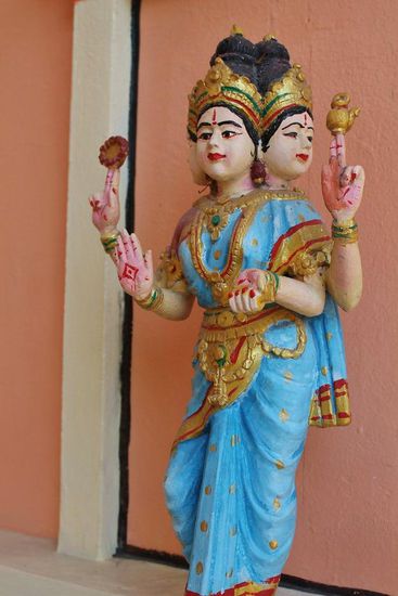 ... diverse Tempel ...