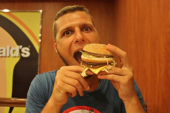 ... Double-Big-Mac - vier Lagen Fleisch für den wahren Mann ...