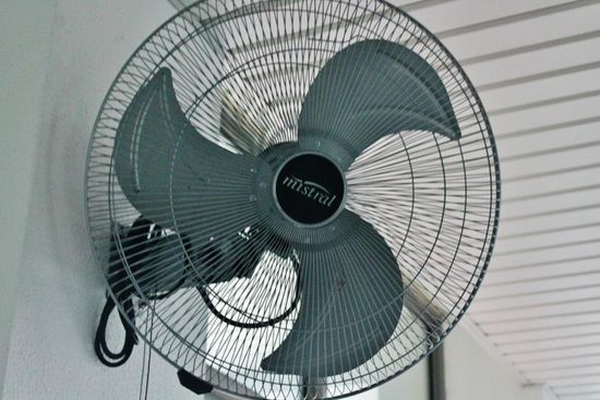 ... wenn der Name nur Programm wäre - so einen trockenen kalten Fallwind könnten wir hier gebrauchen, Gemas ist selbst am Morgen einfach nur feucht und heiß ...