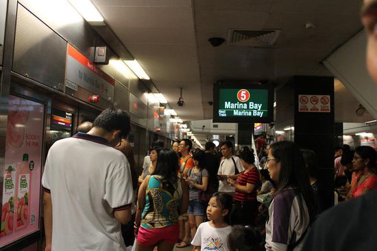 ... auf Tuchfühlung in der U-Bahn ...