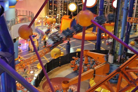 ... die Achterbahn in "Aktion" ...