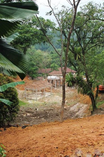 ... das Rentiergehege wird zur Zeit gänzlich umgebaut - sowieso, Rentiere am Äquator??? Warum? Damit der Weihnachtsmann mit Bart und Mantel nicht allein am Hitzschlag stirbt, oder was? ...