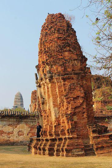 ... und hier der schiefe Turm von Ayutthaya ...