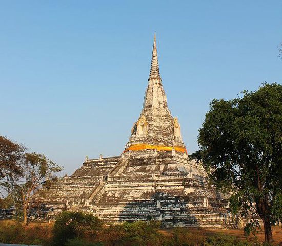 ... der Wat Phu Khao Thong nordwestlich von Ayutthaya ...