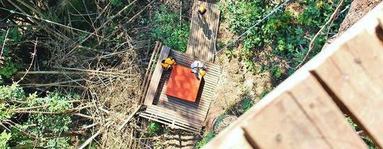 ... Abseiling - teilweise im freien Fall sausen wir abwärts ...