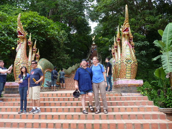 Am Fuße der Nagatreppe.
