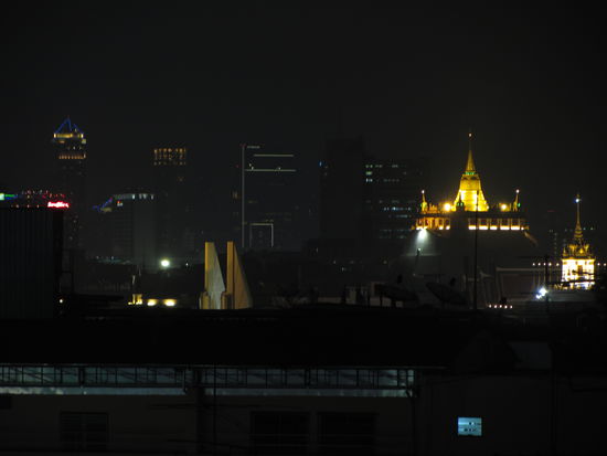 Blick vom D&amp;D Inn auf die Stadt