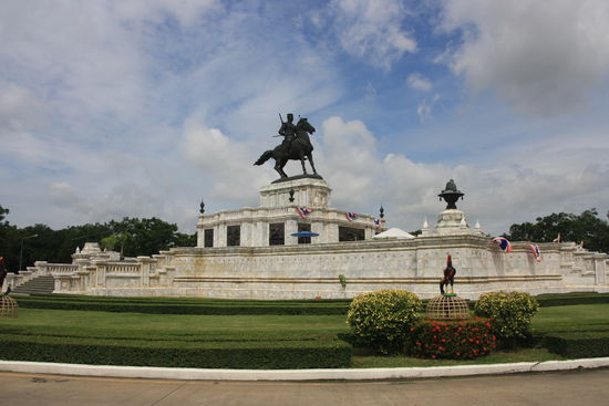 King Narasuan the Great Monument