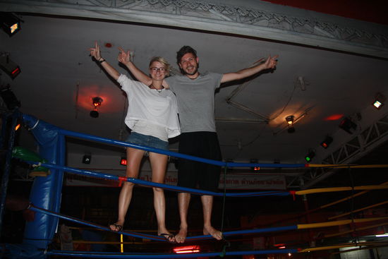 Nach den Kaempfen durften wir auch mal auf den Ring klettern