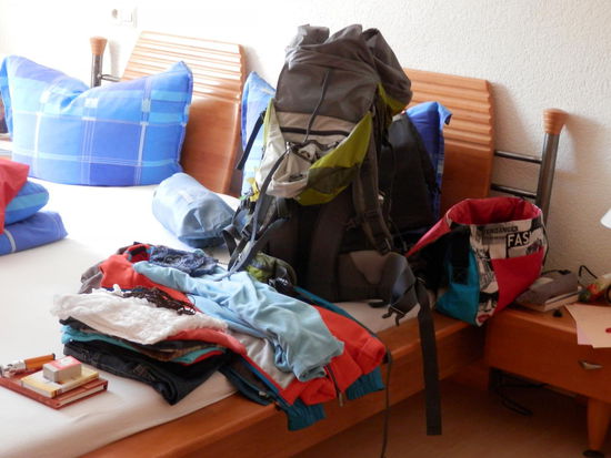  Packen nur so nebenbei, aber mit der Erkenntnis: 45 l reichen völlig bei der Auswahl des Rucksacks.....