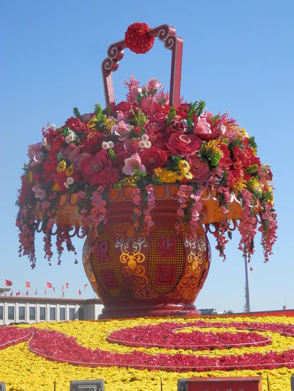 Rot und gelb (gold) waren schon frueher die Farben des Kaisers