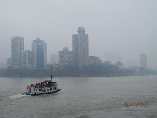 Leshan im Nebel, schade...