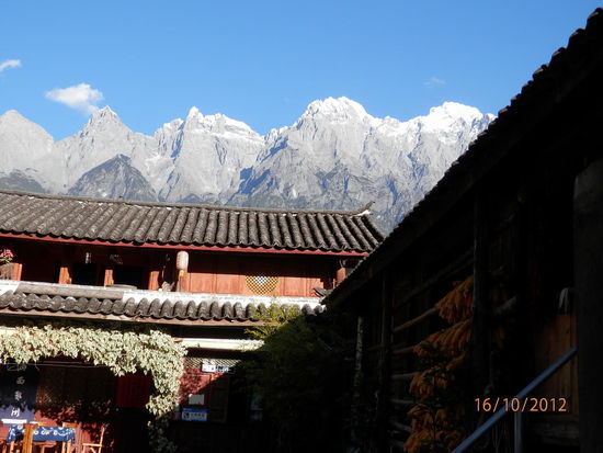 eine chinesische Huette, ist das nicht ein phantastischer Anblick?