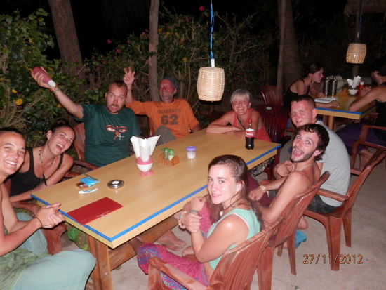 ein wilder Haufen, von links: Ele'n, Lassly, Shaun, Walter, Ich, John, Ritchi und Leon....