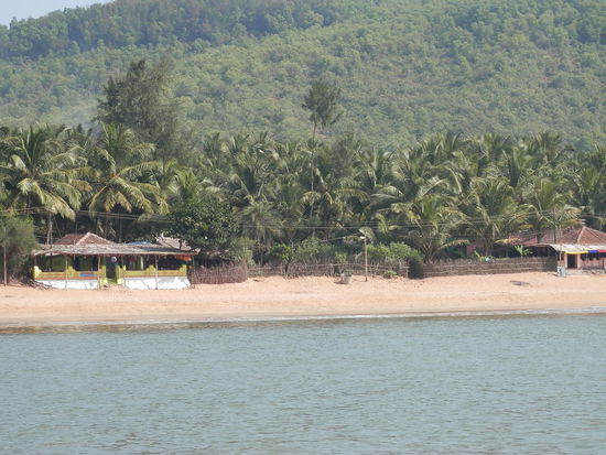 unser neues zu hause vom Meer aus betrachtet